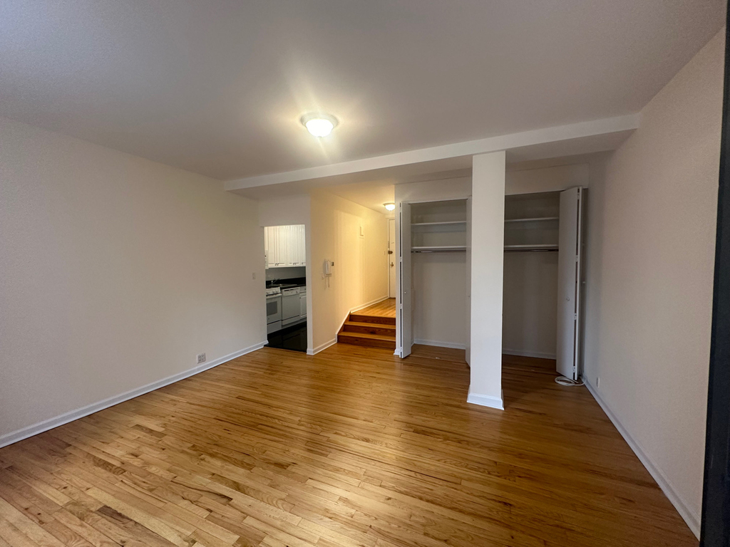 201 East 12th Street - Photo 2