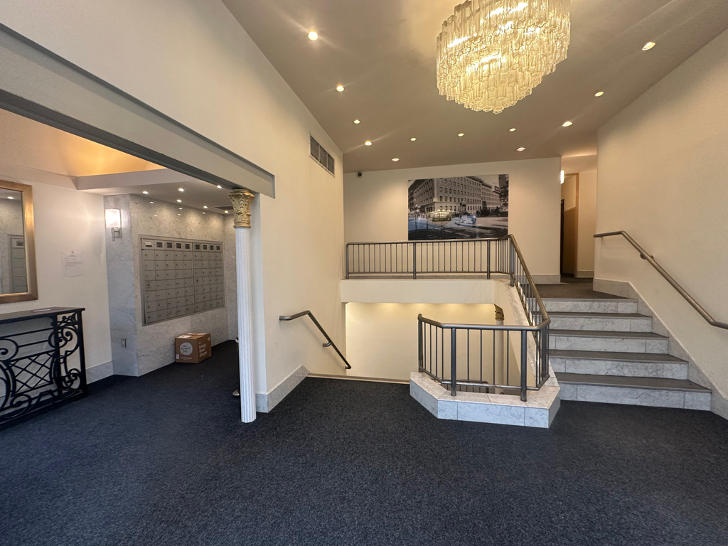 201 East 12th Street - Photo 11