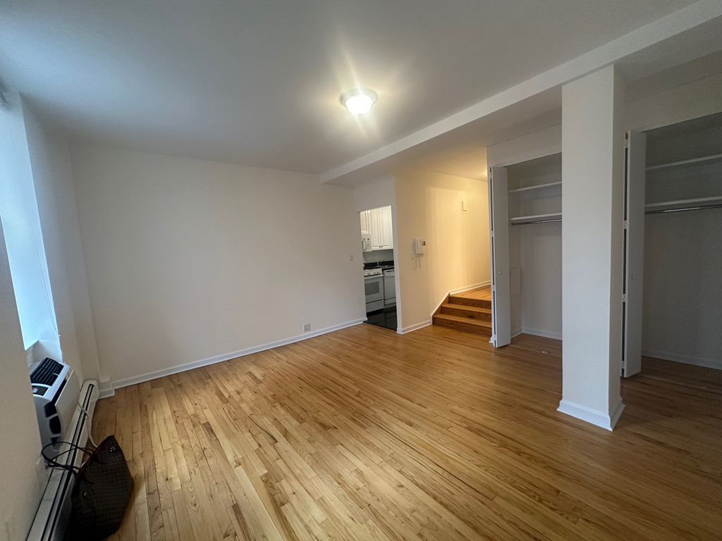 201 East 12th Street - Photo 1