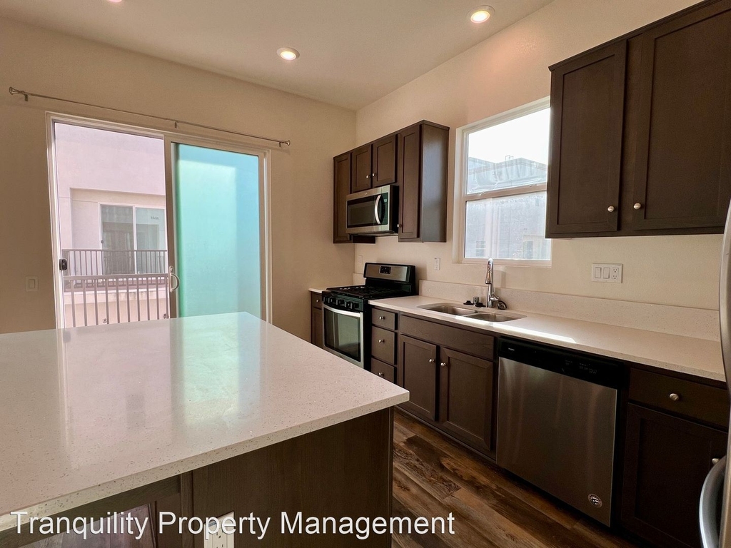 2045 Mindoro Lane Unit 7 - Photo 6