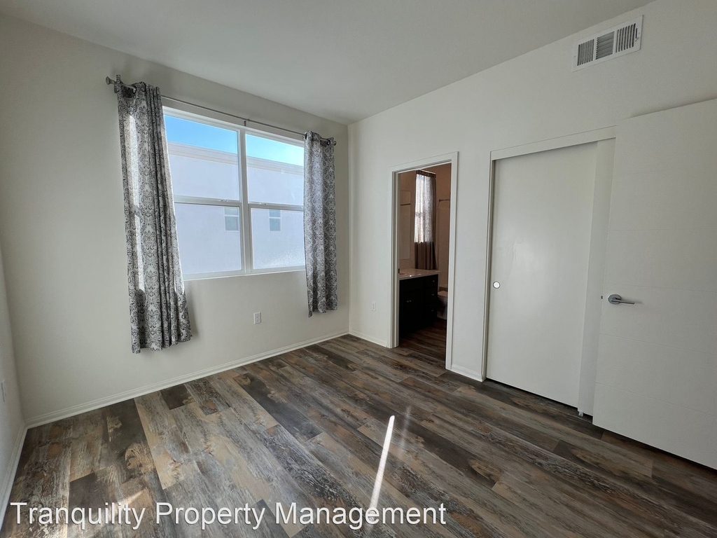 2045 Mindoro Lane Unit 7 - Photo 24