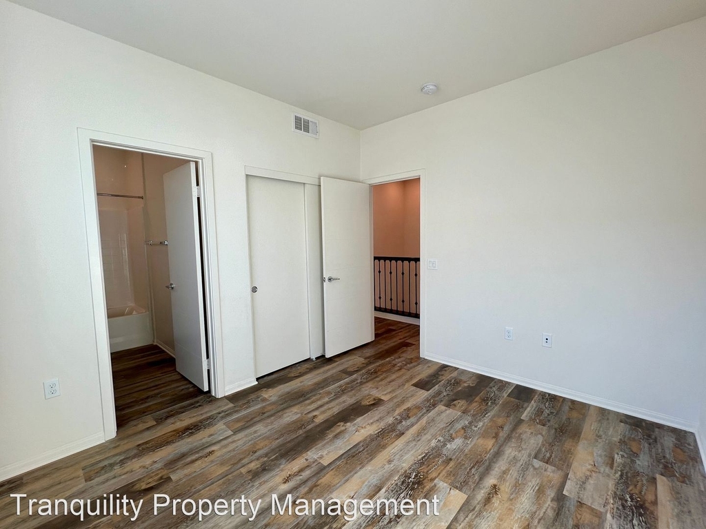 2045 Mindoro Lane Unit 7 - Photo 33