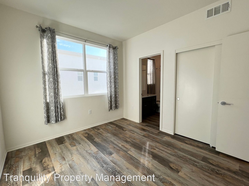 2045 Mindoro Lane Unit 7 - Photo 31