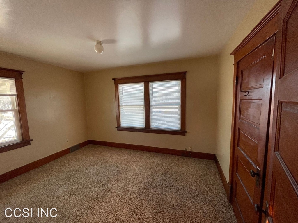 5675 Valley Dr - Photo 18