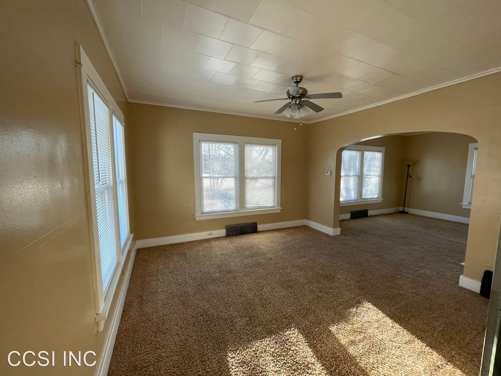 5675 Valley Dr - Photo 2