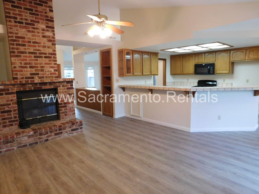 7401 Fox Hills Drive - Photo 12