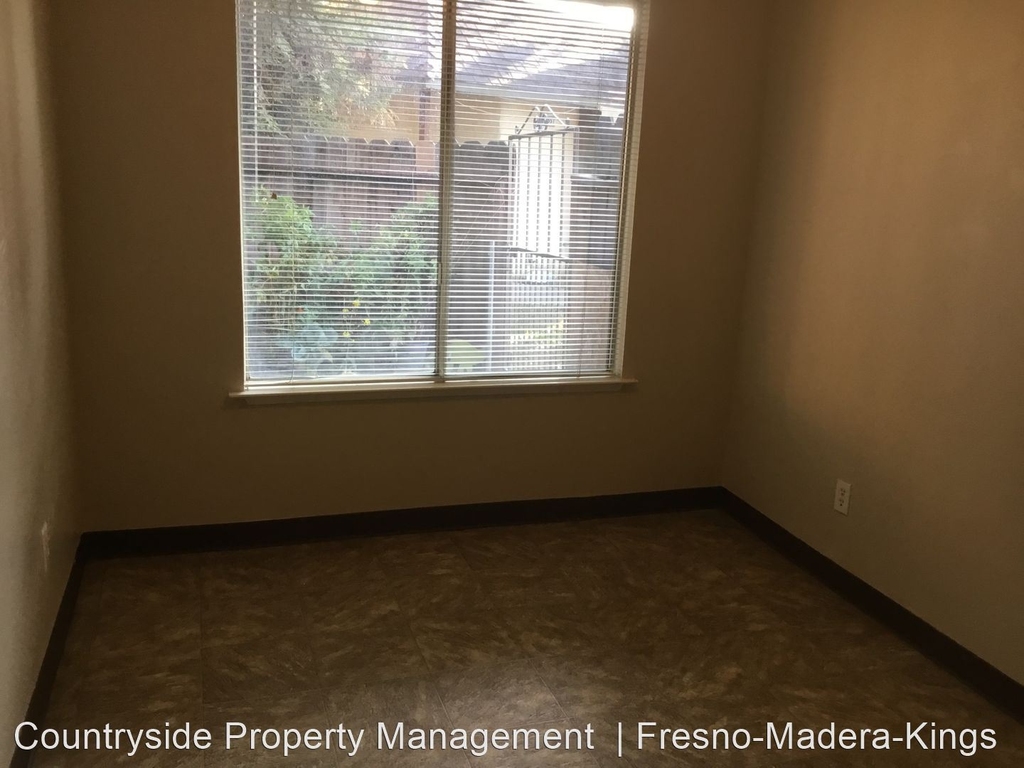 563 W. Alamos Avenue - Photo 3