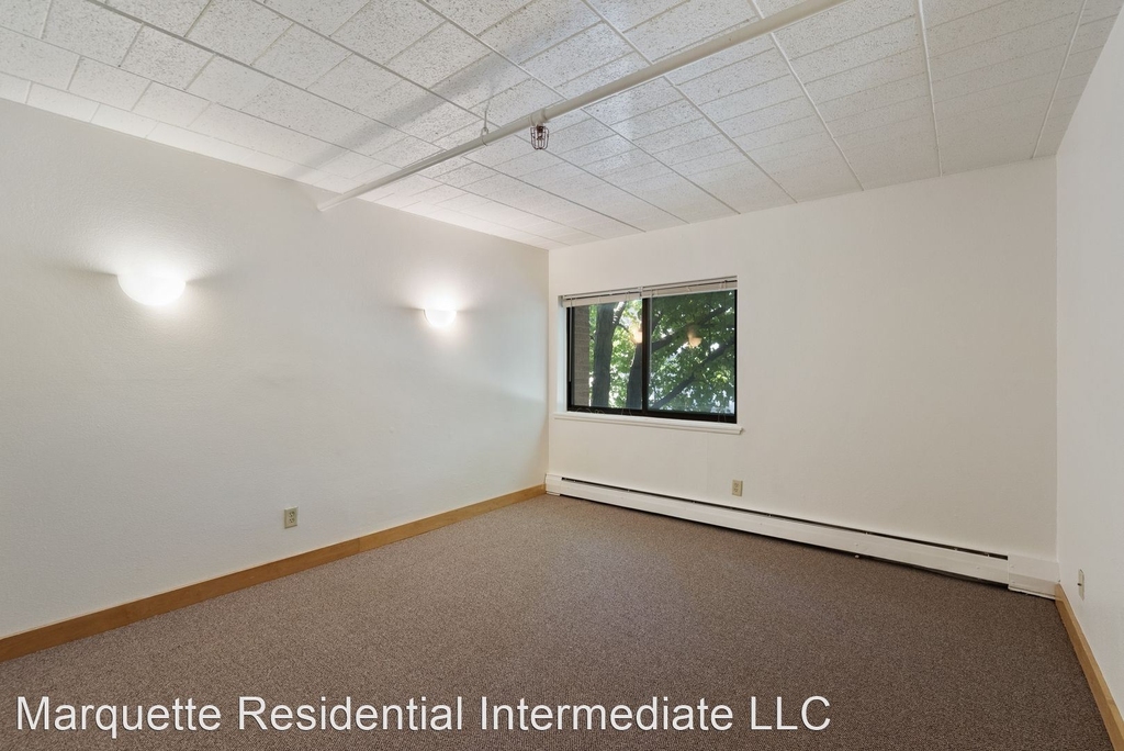 2125 West Kilbourn - Photo 1