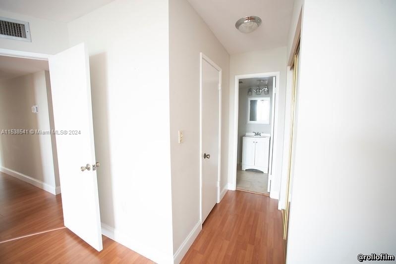 2801 Ne 183rd St - Photo 14