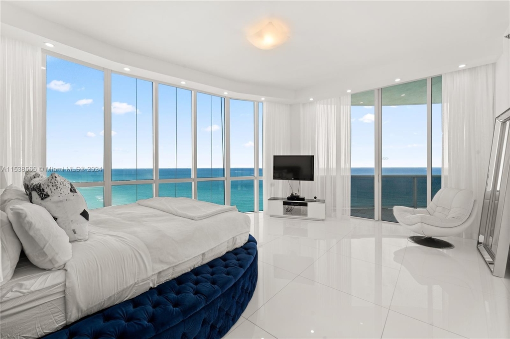 16001 Collins Ave - Photo 9
