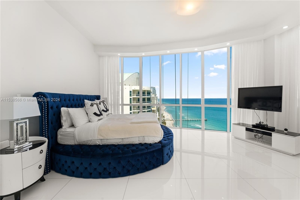 16001 Collins Ave - Photo 8