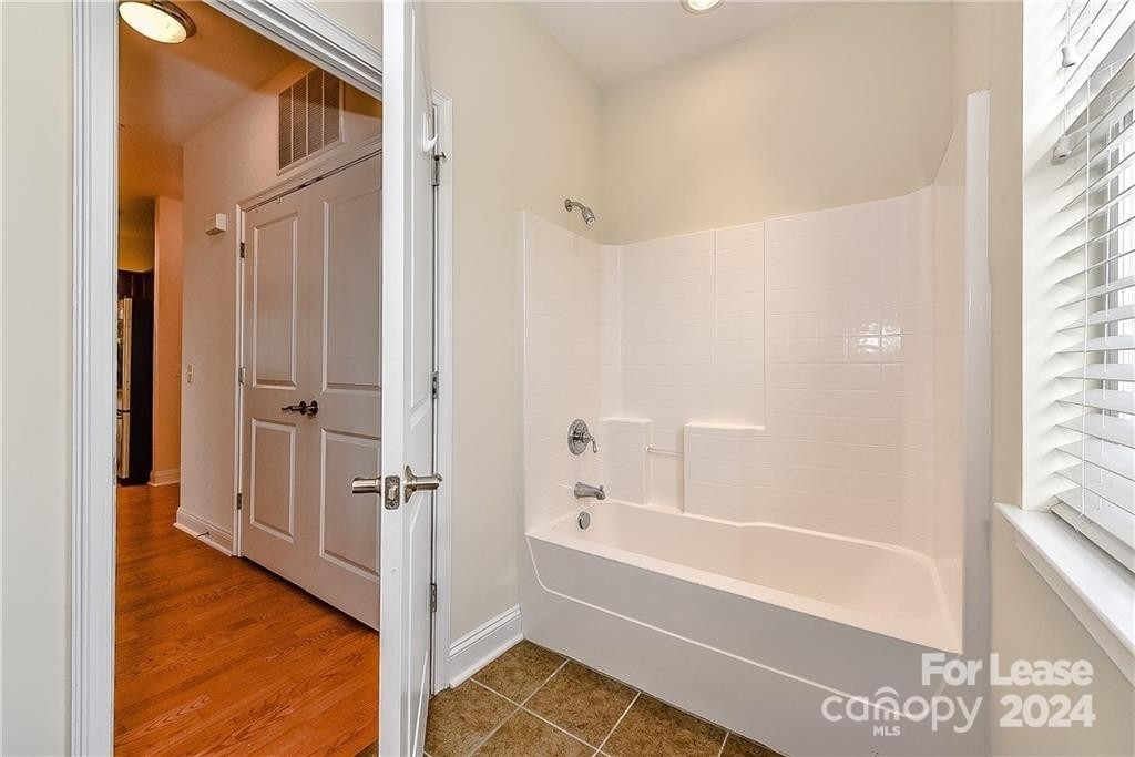 1308 Kenilworth Avenue - Photo 13