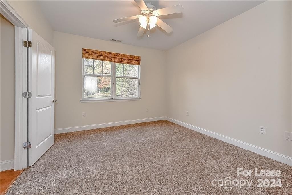 1308 Kenilworth Avenue - Photo 4