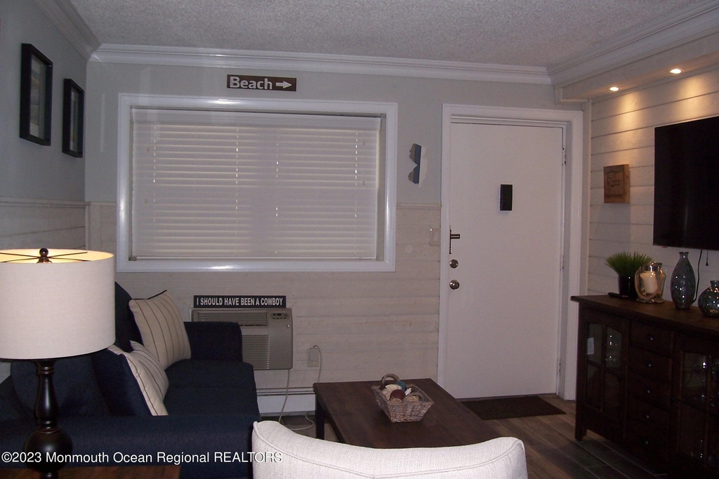 455 Ocean Boulevard - Photo 2