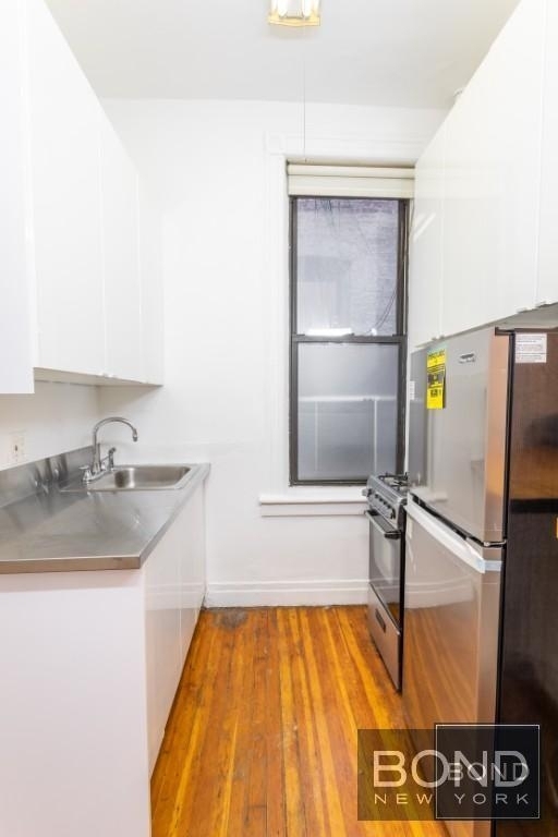 855 Ninth Avenue - Photo 2