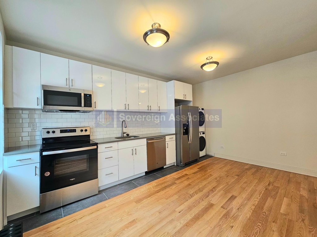 615 Fort Washington Avenue - Photo 2