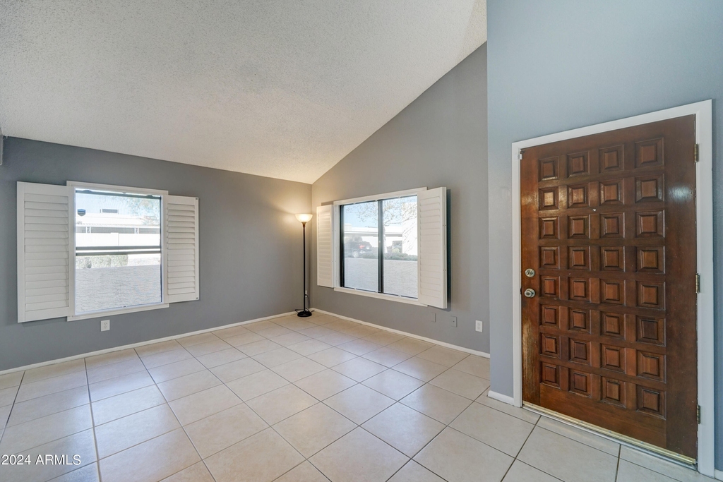 755 E Lola Drive - Photo 3