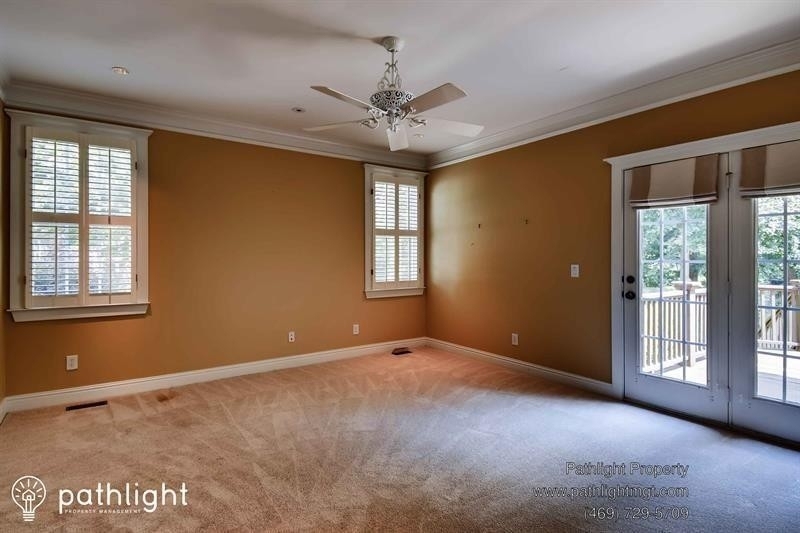 350 Stayman Park - Photo 2