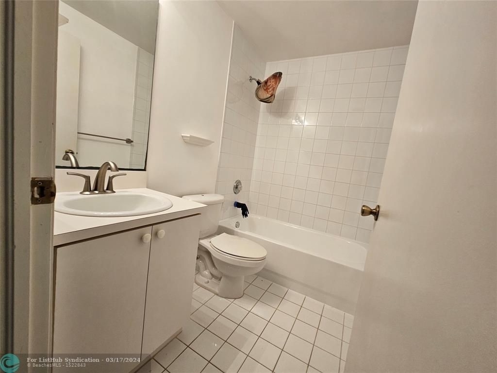 11438 Nw 62nd Ter - Photo 10