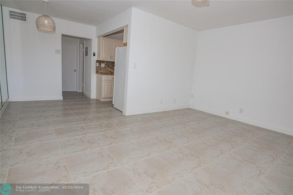 2131 Ne 40th Ct - Photo 4