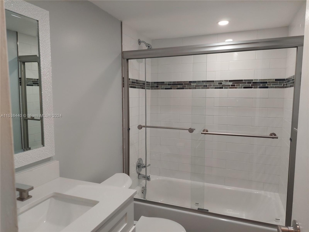 2200 E Hallandale Beach Blvd - Photo 36