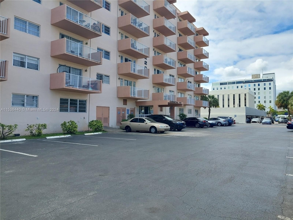 2200 E Hallandale Beach Blvd - Photo 0