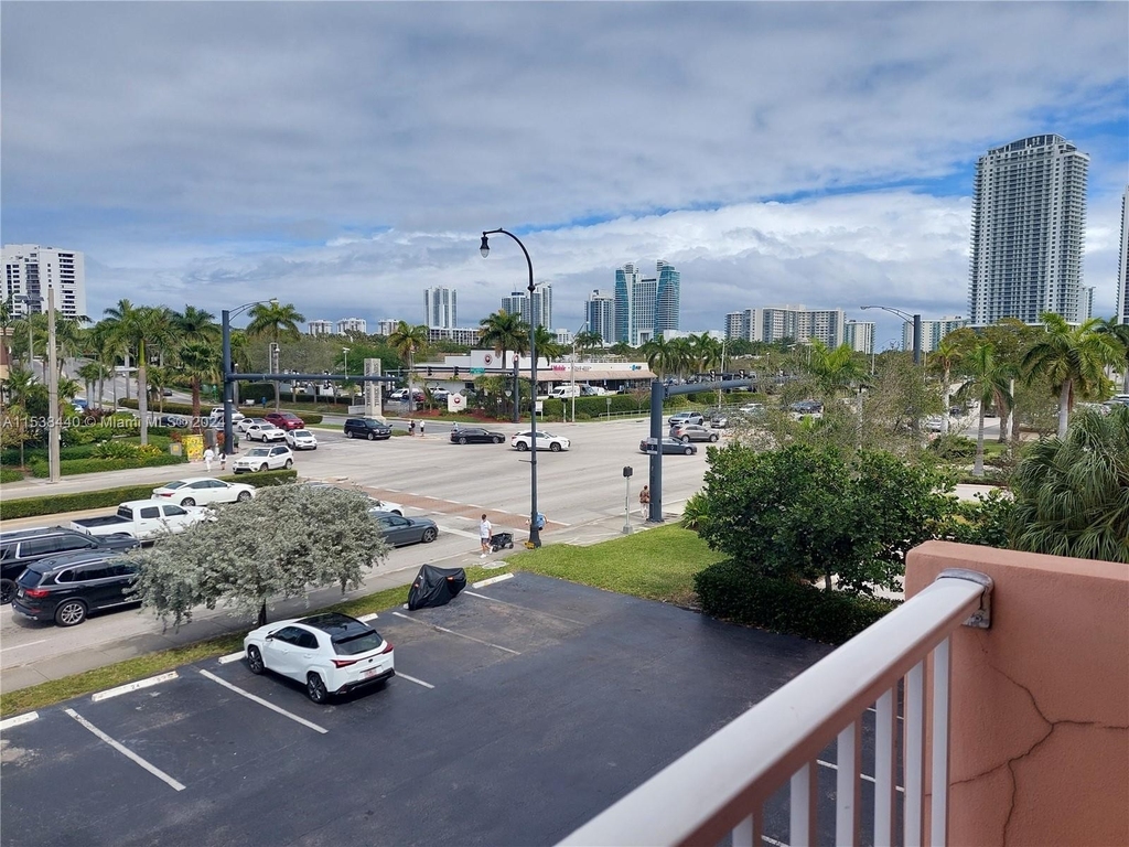 2200 E Hallandale Beach Blvd - Photo 13