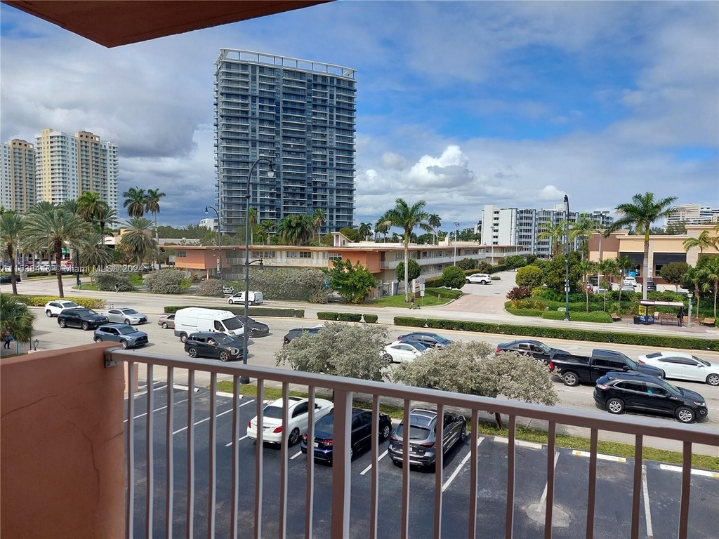 2200 E Hallandale Beach Blvd - Photo 7