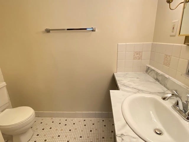 5240 Galitz Street - Photo 11