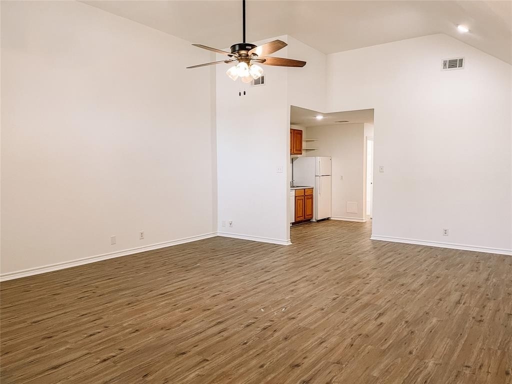 906 W Houston Street - Photo 3