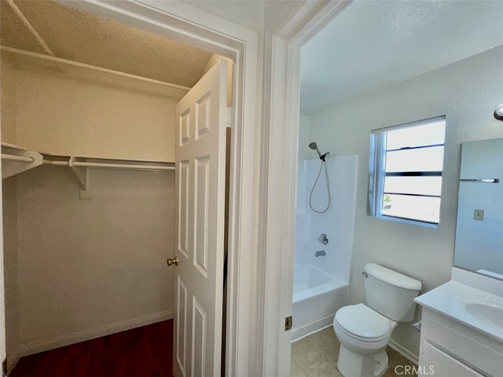 1130 Newport Avenue - Photo 14