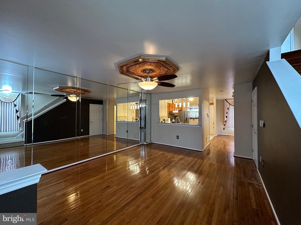 810 N Park Ave - Photo 1