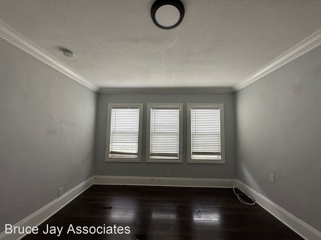 1162 St Andrews Place - Photo 2