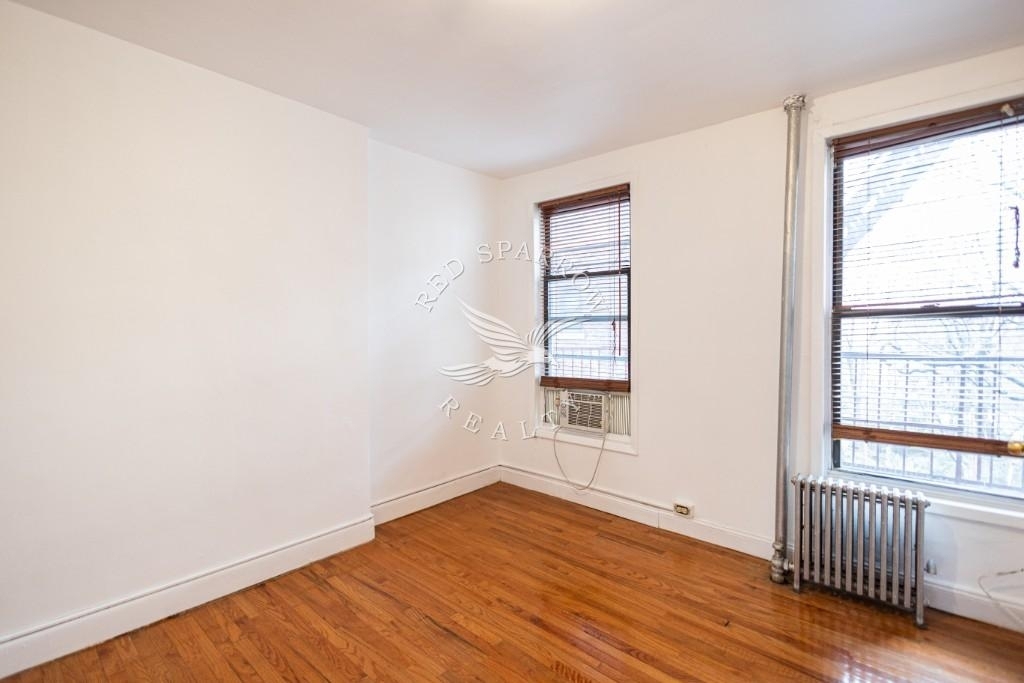 1413 Lexington Avenue - Photo 8