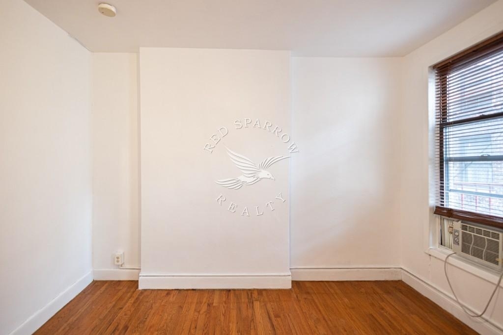 1413 Lexington Avenue - Photo 12