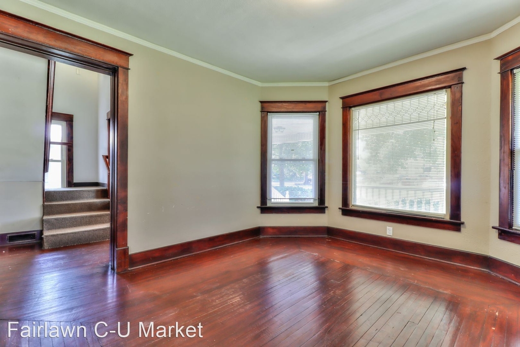 210 E Park St - Photo 10