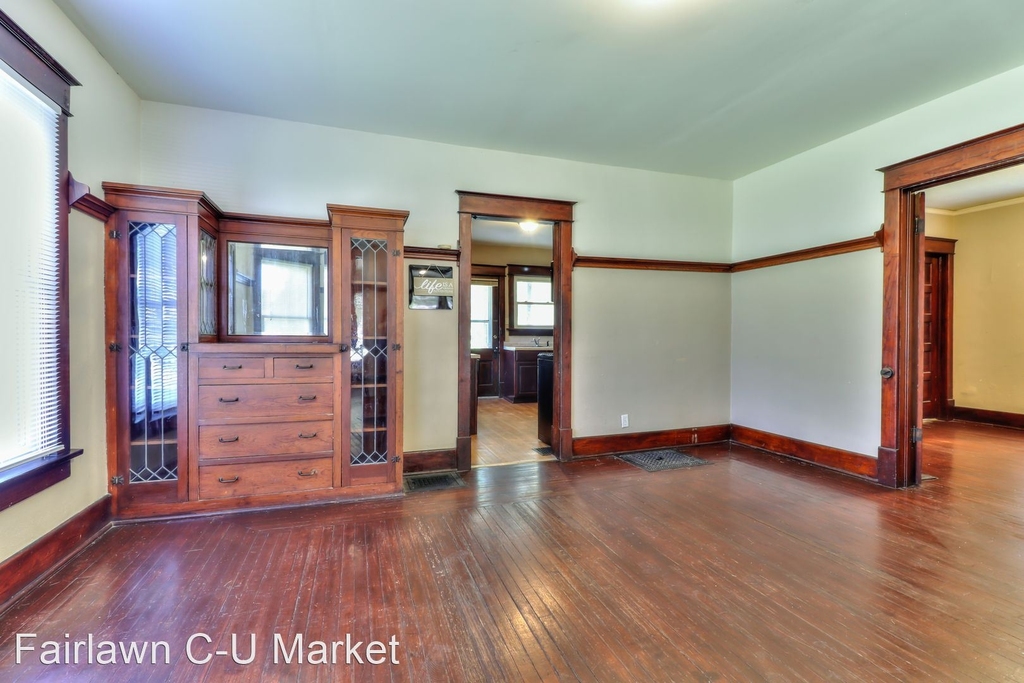 210 E Park St - Photo 9