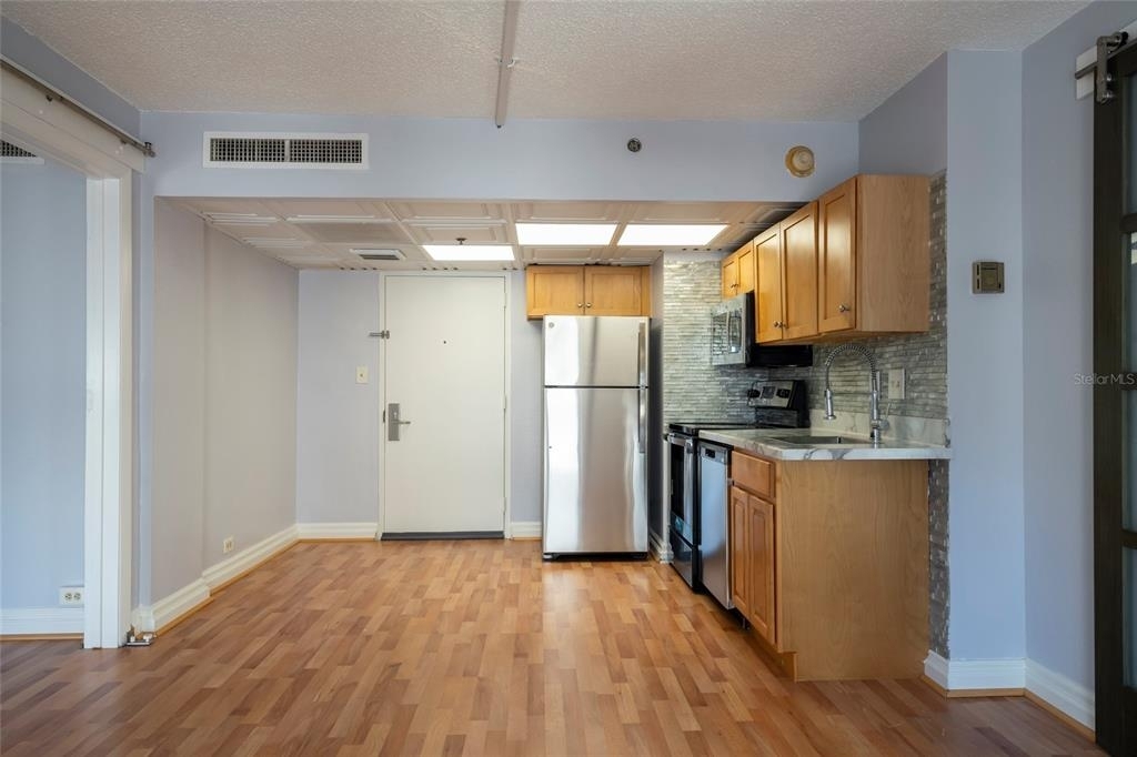 151 E Washington Street - Photo 3