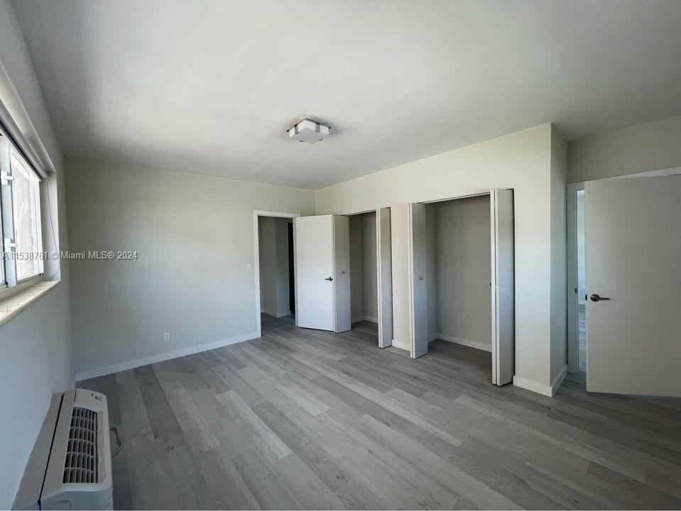 1535 Michigan Ave - Photo 2