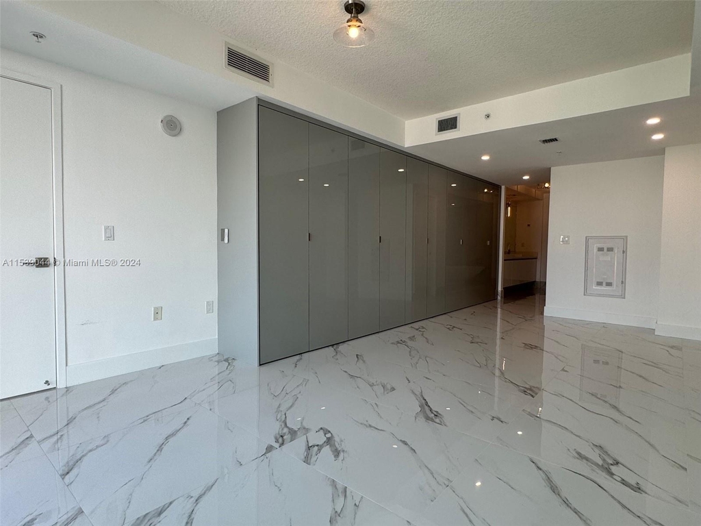 330 Sunny Isles Blvd - Photo 15