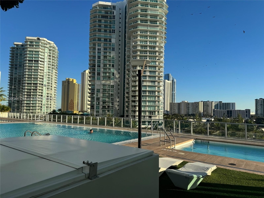 330 Sunny Isles Blvd - Photo 29