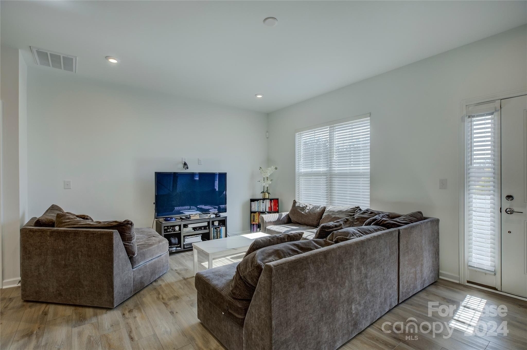 16405 Leading Street - Photo 7