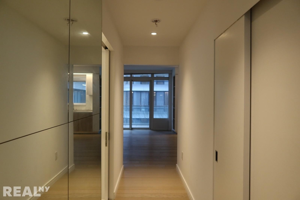 572 Eleventh Avenue - Photo 11