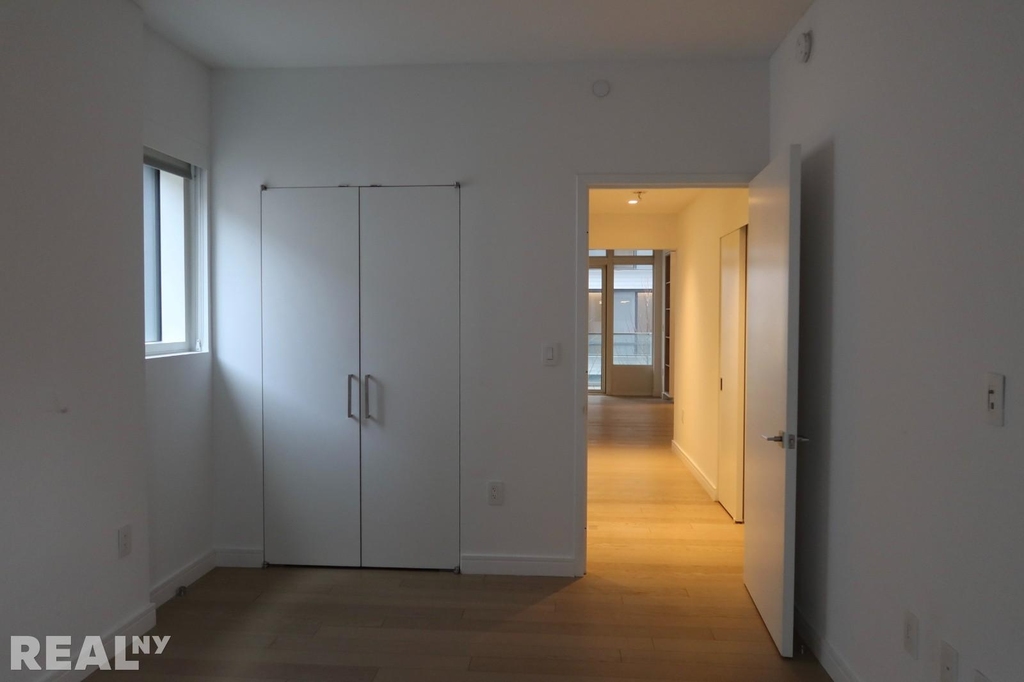 572 Eleventh Avenue - Photo 13