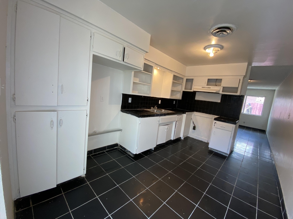 1108 Monterey Street - Photo 10