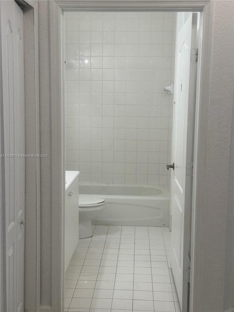 17620 Nw 73rd Ave - Photo 11