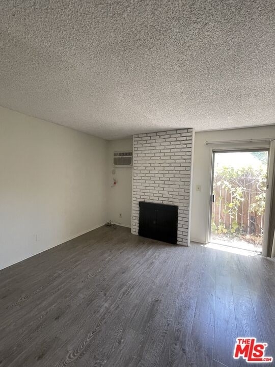 1811 Parnell Ave - Photo 3