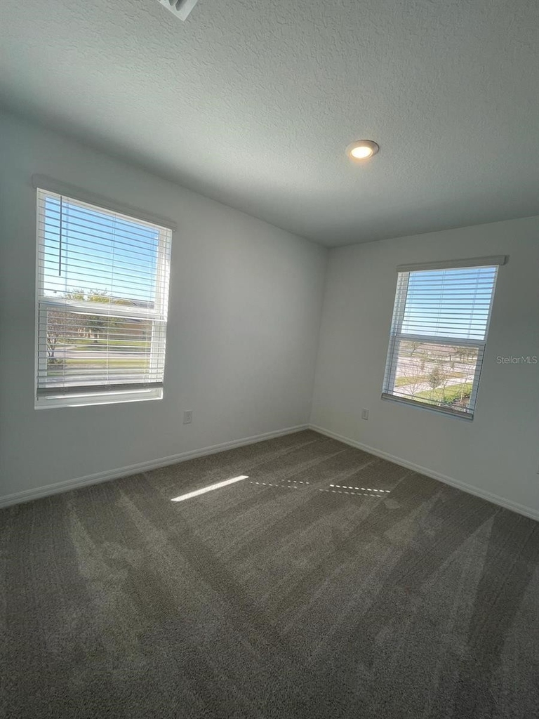 4660 Revolutionary Way - Photo 13