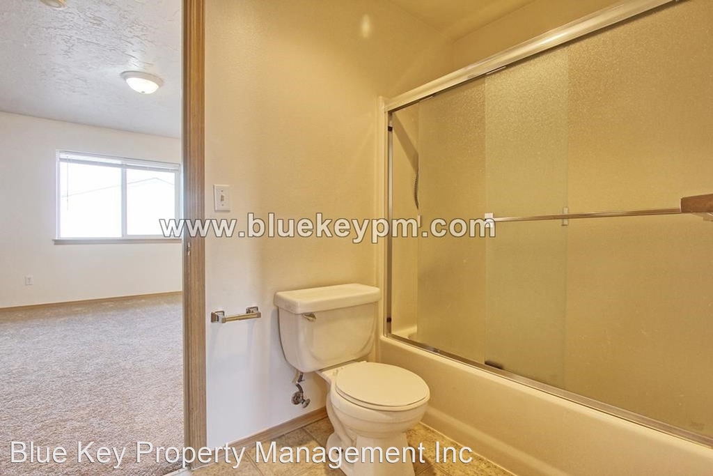 339 Ne 133rd Avenue - Photo 8