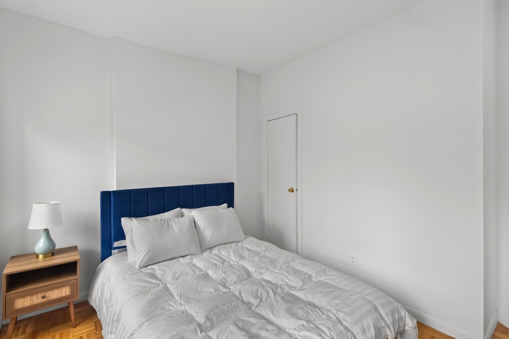 235 East 89th Street - Photo 8